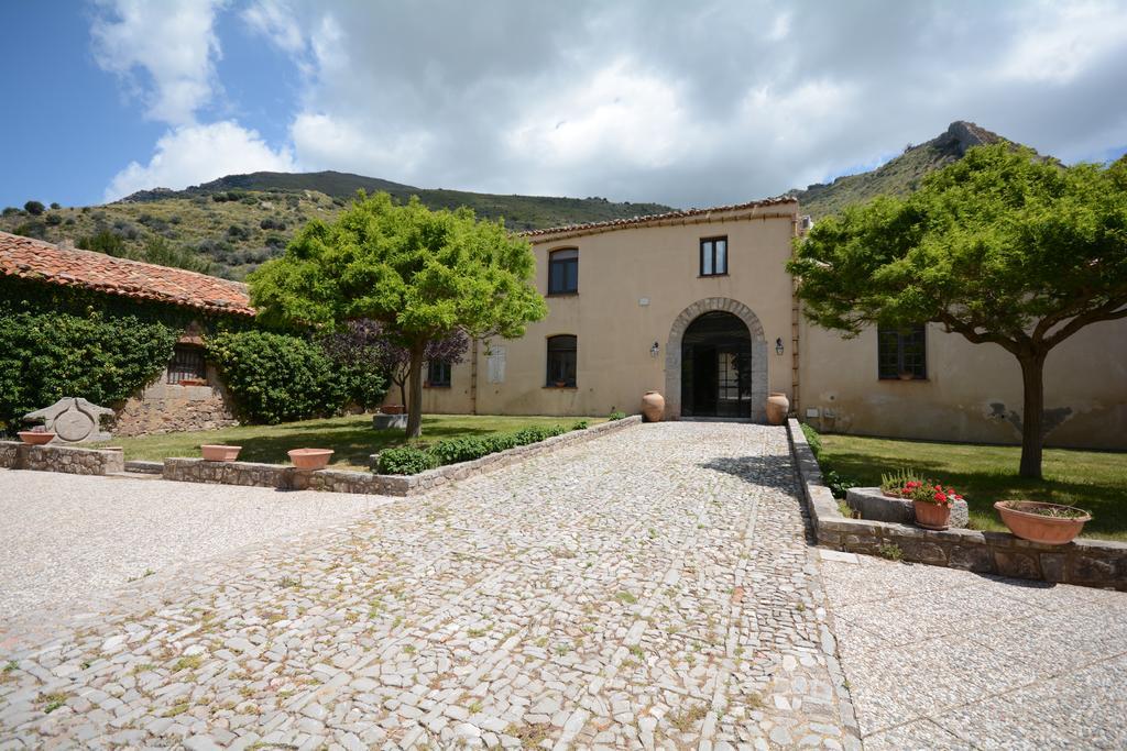 Bed and Breakfast La Ferula Scillato  Экстерьер фото