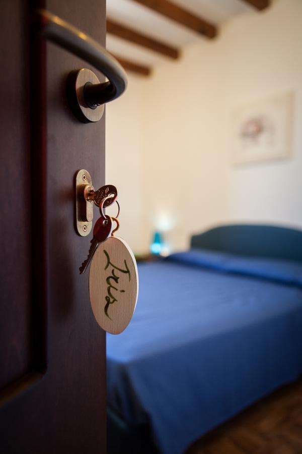 Bed and Breakfast La Ferula Scillato  Экстерьер фото