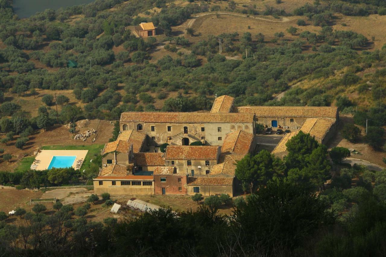 Bed and Breakfast La Ferula Scillato  Экстерьер фото